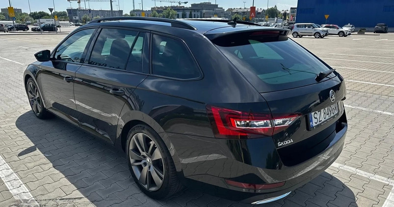Skoda Superb cena 87000 przebieg: 161000, rok produkcji 2017 z Kraków małe 326